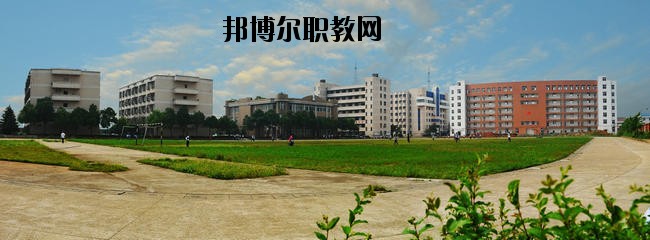華寧縣職業(yè)高級(jí)中學(xué)怎么樣、好不好