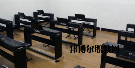 酒泉農(nóng)墾技工學(xué)校2020年報名條件、招生要求、招生對象