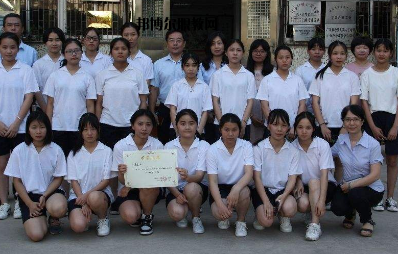 汕頭中醫(yī)藥技工學校10