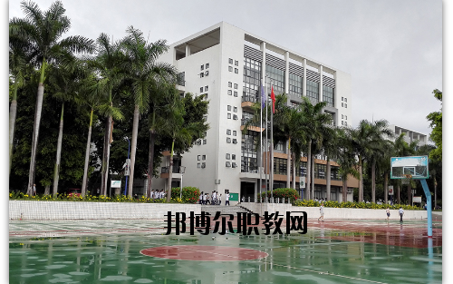 東莞電子科技學(xué)校2020年報(bào)名條件、招生要求、招生對象