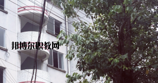 廣西工貿(mào)職業(yè)技術(shù)學(xué)校2020年報名條件、招生要求、招生對象 