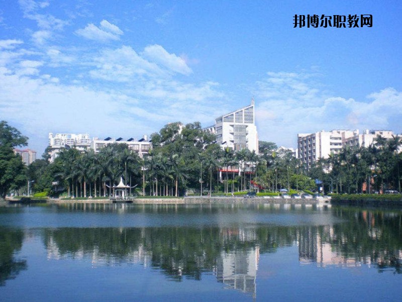 麻城宋埠職業(yè)高級中學(xué)2020年報名條件、招生要求、招生對象
