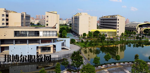 東莞理工學(xué)校2020年報名條件、招生要求、招生對象