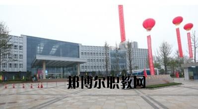 川北醫(yī)學(xué)院附屬醫(yī)院護(hù)士學(xué)校2020年報(bào)名條件、招生要求、招生對(duì)象