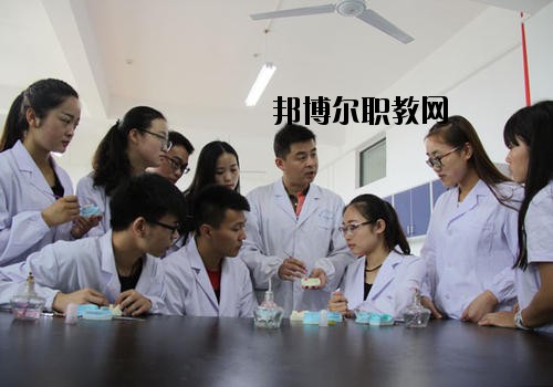 阿壩衛(wèi)生學校2020年招生辦聯(lián)系電話