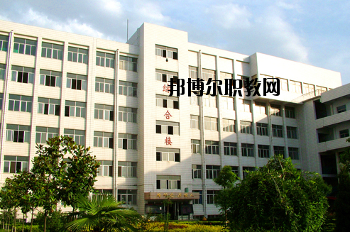 南陽文化藝術(shù)學校2021年報名條件、招生要求、招生對象