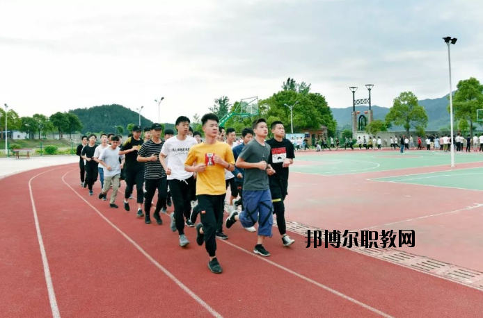 九江廬山西海藝術(shù)學(xué)校2020年報(bào)名條件、招生要求、招生對(duì)象