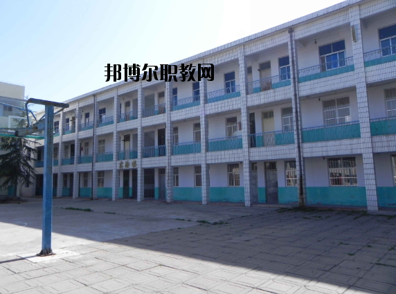 洛陽(yáng)中醫(yī)藥學(xué)校2021年報(bào)名條件、招生要求、招生對(duì)象
