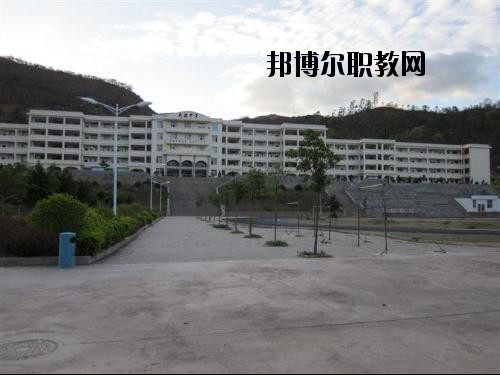 保山隆陽區(qū)職業(yè)技術(shù)學(xué)校2020年學(xué)費(fèi)、收費(fèi)多少