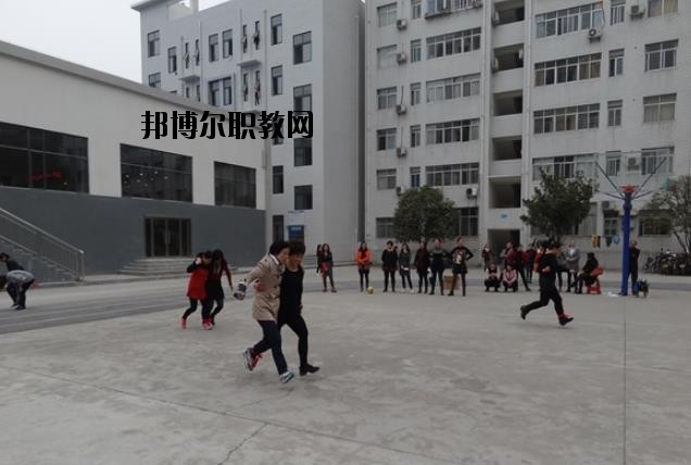 ?？德毥讨行膶W校怎么樣、好不好