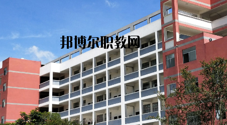 玉林華港中等職業(yè)技術學校2020年報名條件、招生要求、招生對象 