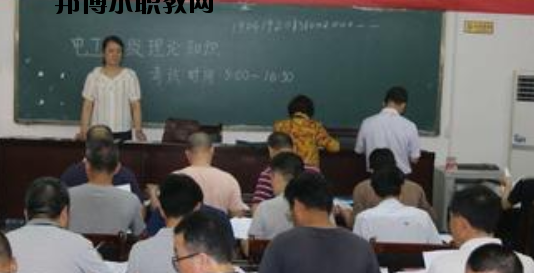 百色右江區(qū)職業(yè)技術學校2020年報名條件、招生要求、招生對象