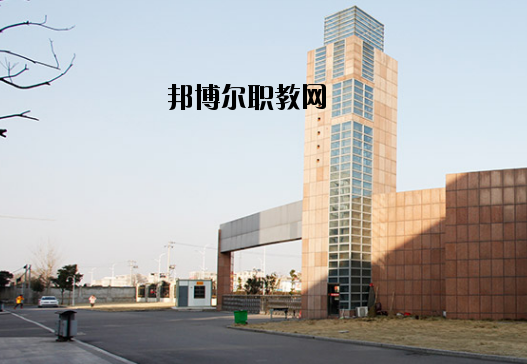 鳳臺職業(yè)教育中心2020年報名條件、招生要求、招生對象
