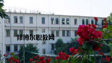 廣西梧州財經學校2020年招生辦聯(lián)系電話 