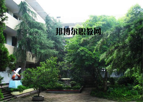 內(nèi)江求是職業(yè)技術(shù)學(xué)校2020年報(bào)名條件、招生要求、招生對象