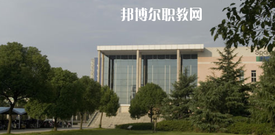崇左八桂城市中等職業(yè)技術(shù)學(xué)校2020年報(bào)名條件、招生要求、招生對(duì)象