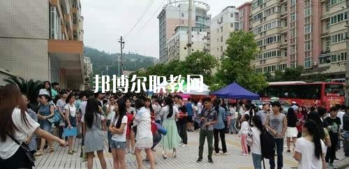 巴中市巴州區(qū)化成職業(yè)2020年報名條件、招生要求、招生對象