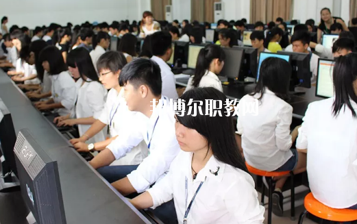 廉江興華職業(yè)技術(shù)學(xué)校2020年報(bào)名條件、招生要求、招生對(duì)象