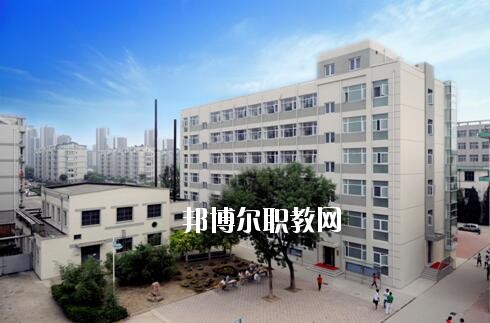 南陽經(jīng)濟(jì)貿(mào)易學(xué)校2021年報名條件、招生要求、招生對象