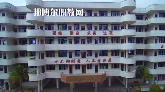 信宜丁堡高級職業(yè)技術(shù)學(xué)校2020年報(bào)名條件、招生要求、招生對象