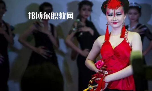 汕頭琪雅美容化妝職業(yè)技術(shù)學(xué)校2021年報(bào)名條件、招生要求、招生對象