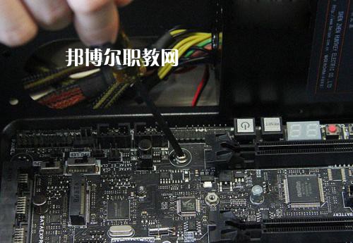 成都2021年計(jì)算機(jī)網(wǎng)絡(luò)技術(shù)學(xué)校需要學(xué)習(xí)哪些知識