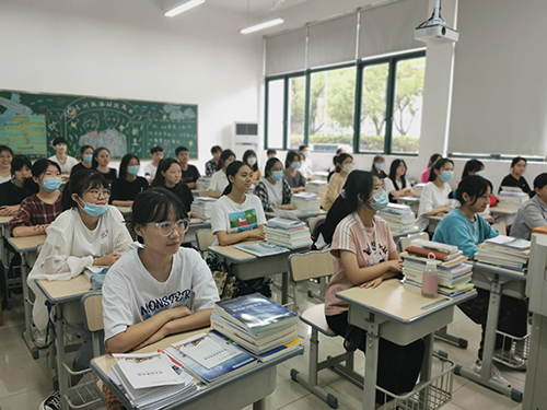 蘇州旅游與財(cái)經(jīng)高等職業(yè)技術(shù)學(xué)校2021年學(xué)費(fèi)、收費(fèi)多少