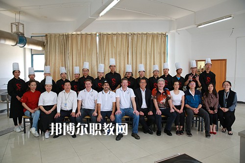 江蘇省常熟職業(yè)教育中心校2021年招生辦聯(lián)系電話(huà)