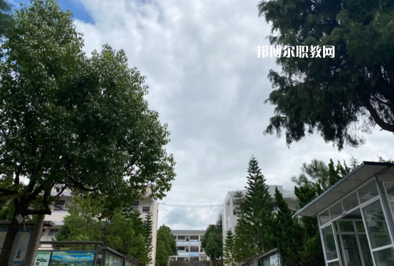 永平縣職業(yè)高級(jí)中學(xué)2021年報(bào)名條件、招生要求、招生對(duì)象