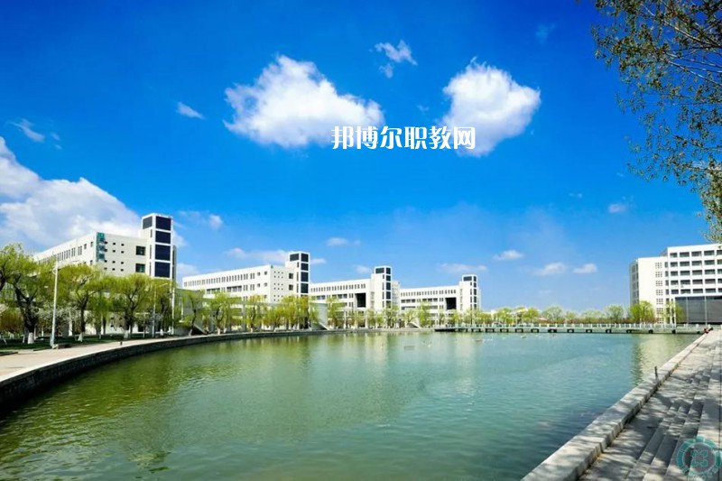 南華縣職業(yè)高級(jí)中學(xué)2021年招生辦聯(lián)系電話(huà)