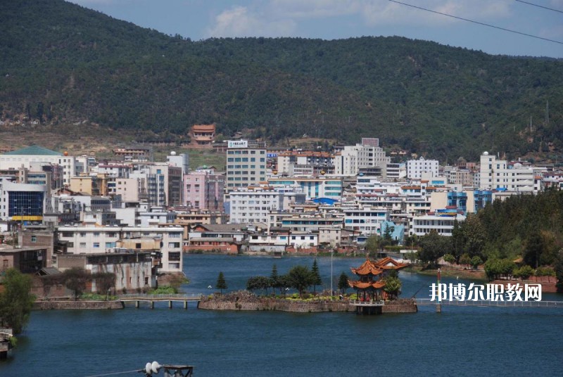 牟定縣職業(yè)高級中學(xué)2021年學(xué)費、收費多少