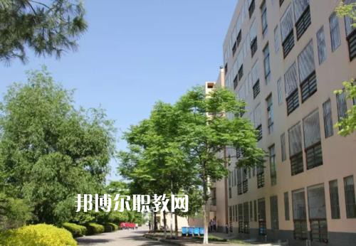 云南曲靖應用技術(shù)學校2021年學費、收費多少