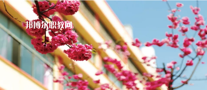 云南昆明工業(yè)學(xué)校2021年報名條件、招生要求、招生對象