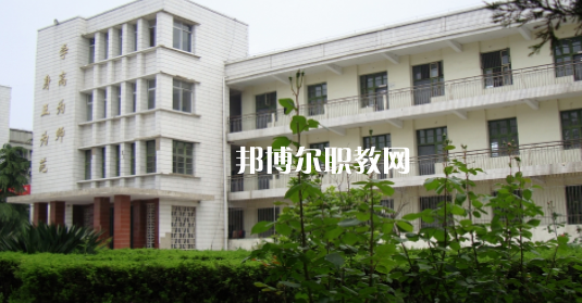 安徽省霍邱師范學(xué)校2021年報(bào)名條件、招生要求、招生對(duì)象
