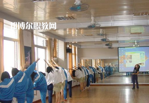 鶴山職業(yè)技術(shù)學(xué)校2022年報(bào)名條件、招生要求、招生對象