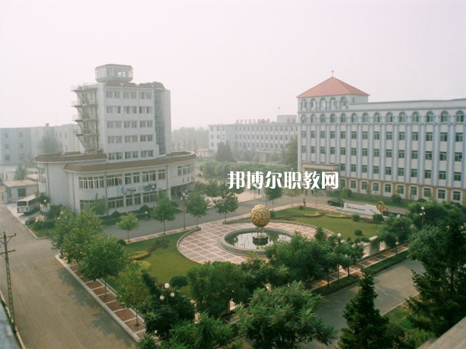 重慶市紡織技工學(xué)校2022年學(xué)費、收費多少 