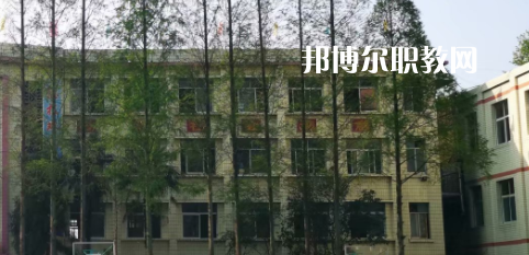 成都恒輝技工學(xué)校2022年學(xué)費、收費多少