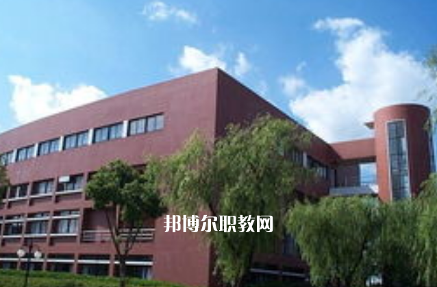 畢節(jié)市第一技工學(xué)校2022年報(bào)名條件、招生要求、招生對(duì)象