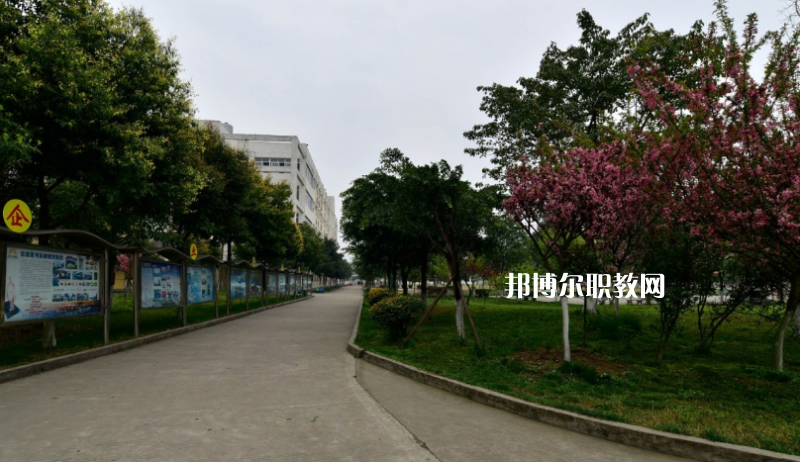 四川省廣漢市職業(yè)中專(zhuān)學(xué)校怎么樣、還不好
