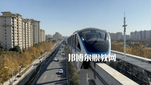 蘭州2022年中專軌道交通學(xué)?？即髮? width=