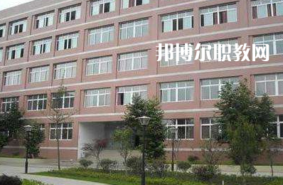 六盤水現(xiàn)代職業(yè)技術(shù)學(xué)校2022年報名條件、招生要求、招生對象