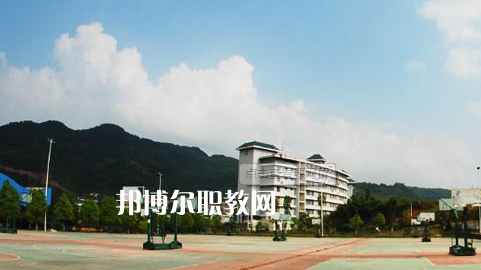 銅仁工業(yè)學(xué)校2022年報名條件、招生要求、招生對象