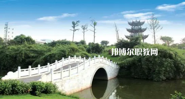 瀘州醫(yī)學(xué)院衛(wèi)生學(xué)校2022年報名條件、招生要求、招生對象