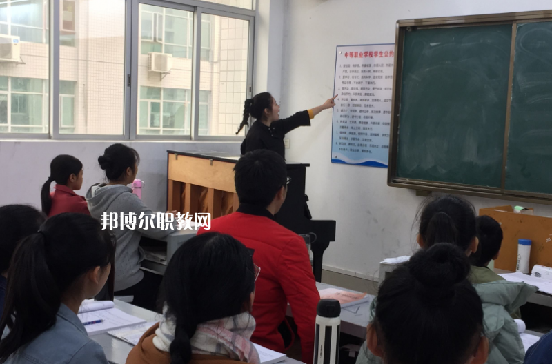 汕頭文化藝術(shù)學(xué)校2022年報名條件、招生要求、招生對象