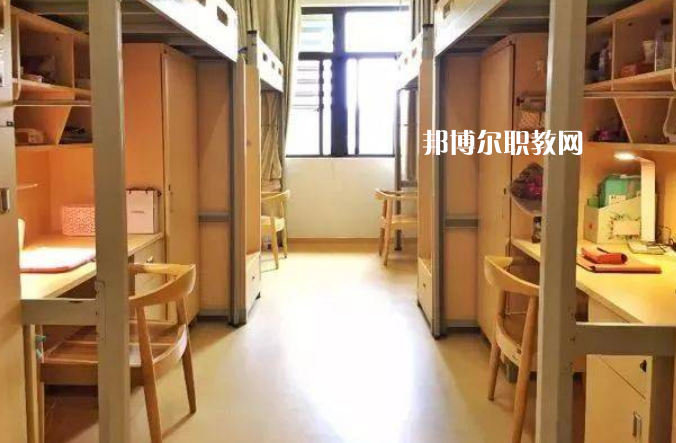 鹽源職業(yè)技術(shù)中學校2022年宿舍條件