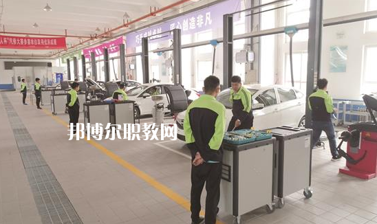 河北曲陽雕刻學(xué)校2022年學(xué)費、收費多少