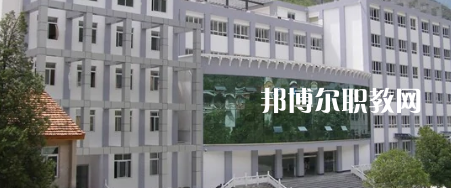 四川省甘孜衛(wèi)生學(xué)校2022年報(bào)名條件、招生要求、招生對象