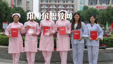 廉江市衛(wèi)生職業(yè)技術(shù)學(xué)校2022年報(bào)名條件、招生要求、招生對象