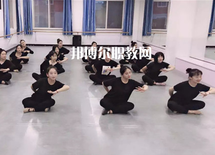 保定工程技術(shù)學(xué)校2022年學(xué)費(fèi)、收費(fèi)多少