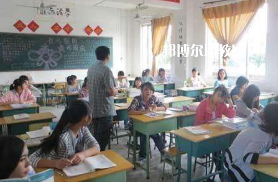 樂(lè)至縣回瀾職業(yè)中學(xué)2022年有哪些專(zhuān)業(yè)
